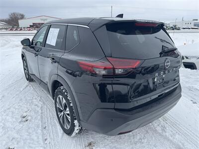 2023 Nissan Rogue SV   - Photo 2 - Schoolcraft, MI 49087
