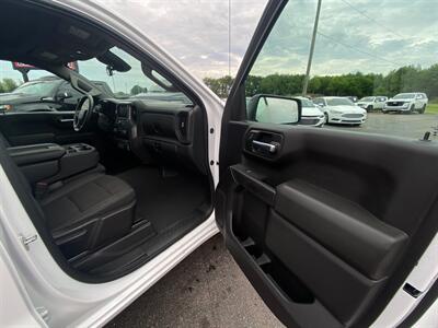 2024 Chevrolet Silverado 1500 Custom   - Photo 9 - Schoolcraft, MI 49087