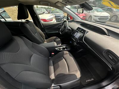 2021 Toyota Prius LE   - Photo 14 - Schoolcraft, MI 49087