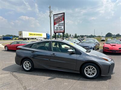 2021 Toyota Prius LE   - Photo 1 - Schoolcraft, MI 49087