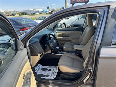 2017 Mitsubishi Outlander SE - Photo 7 - Schoolcraft, MI 49087