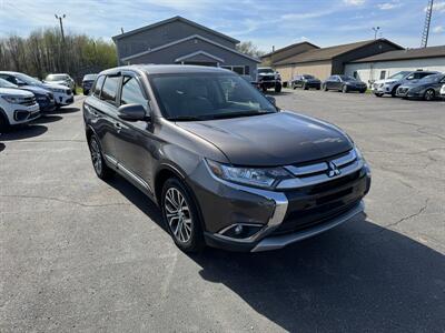 2017 Mitsubishi Outlander SE - Photo 4 - Schoolcraft, MI 49087
