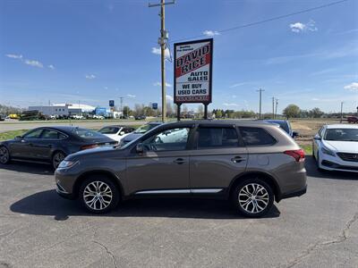 2017 Mitsubishi Outlander SE - Photo 1 - Schoolcraft, MI 49087
