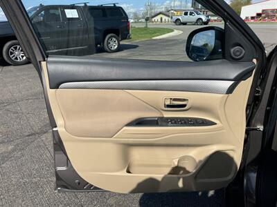 2017 Mitsubishi Outlander SE - Photo 6 - Schoolcraft, MI 49087