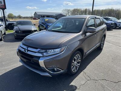 2017 Mitsubishi Outlander SE - Photo 5 - Schoolcraft, MI 49087