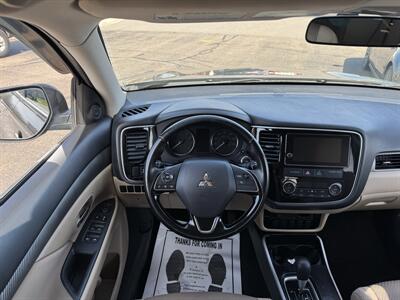 2017 Mitsubishi Outlander SE - Photo 16 - Schoolcraft, MI 49087