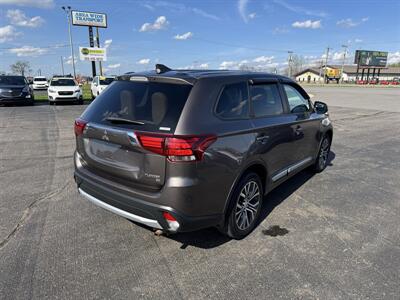 2017 Mitsubishi Outlander SE - Photo 3 - Schoolcraft, MI 49087