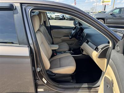 2017 Mitsubishi Outlander SE - Photo 24 - Schoolcraft, MI 49087