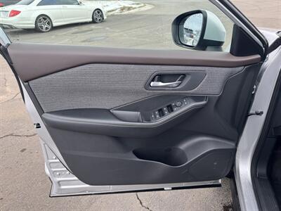 2023 Nissan Rogue SV   - Photo 6 - Schoolcraft, MI 49087