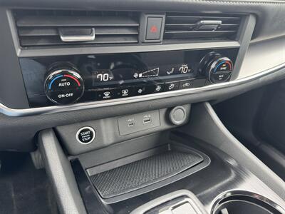 2023 Nissan Rogue SV   - Photo 15 - Schoolcraft, MI 49087