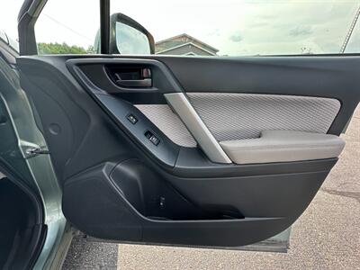 2017 Subaru Forester 2.5i Premium   - Photo 12 - Schoolcraft, MI 49087