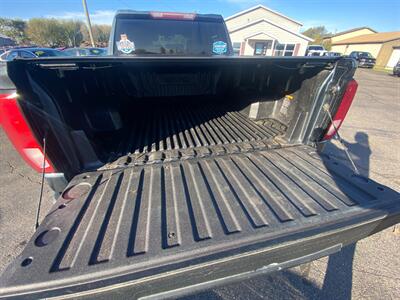 2019 GMC Sierra 1500 SLE   - Photo 16 - Schoolcraft, MI 49087