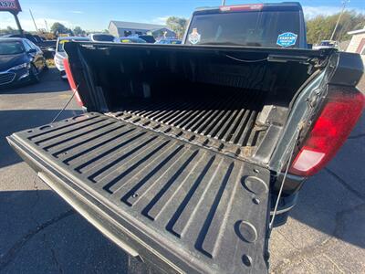 2019 GMC Sierra 1500 SLE   - Photo 15 - Schoolcraft, MI 49087