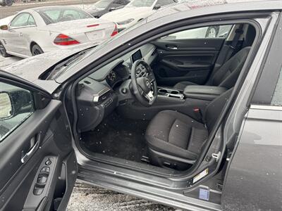 2024 Nissan Altima 2.5 SV   - Photo 8 - Schoolcraft, MI 49087