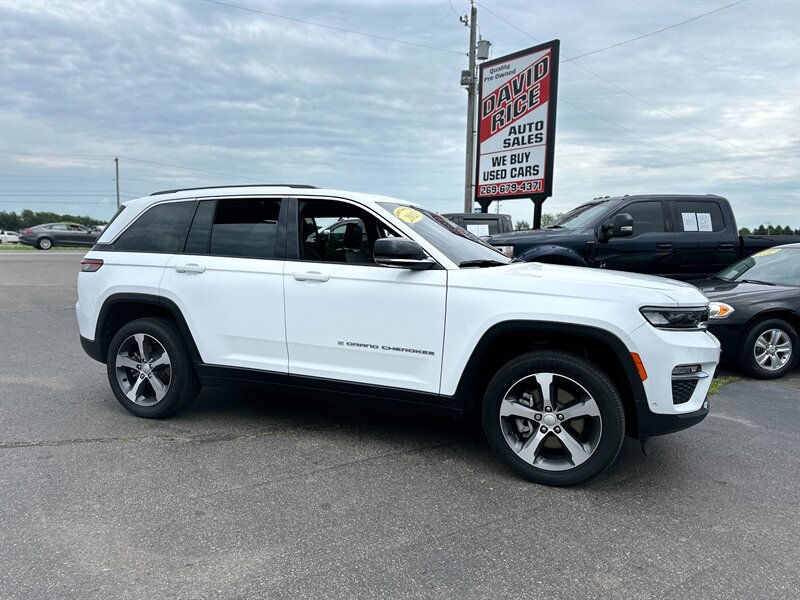 2022 Jeep Grand Cherokee 4xe - Photo 1 - Schoolcraft, MI 49087