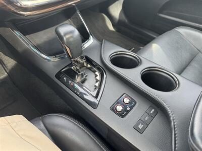 2015 Toyota Avalon Hybrid XLE Touring   - Photo 15 - Schoolcraft, MI 49087