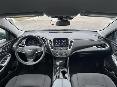 2023 Chevrolet Malibu LT   - Photo 17 - Schoolcraft, MI 49087