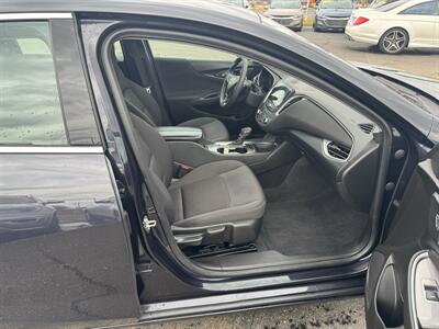 2023 Chevrolet Malibu LT   - Photo 25 - Schoolcraft, MI 49087