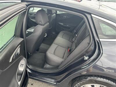 2023 Chevrolet Malibu LT   - Photo 20 - Schoolcraft, MI 49087