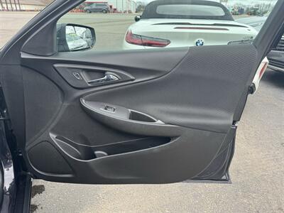 2023 Chevrolet Malibu LT   - Photo 24 - Schoolcraft, MI 49087