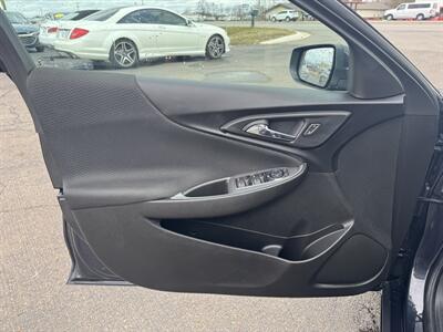 2023 Chevrolet Malibu LT   - Photo 6 - Schoolcraft, MI 49087