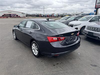 2023 Chevrolet Malibu LT   - Photo 2 - Schoolcraft, MI 49087