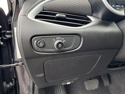 2023 Chevrolet Malibu LT   - Photo 8 - Schoolcraft, MI 49087