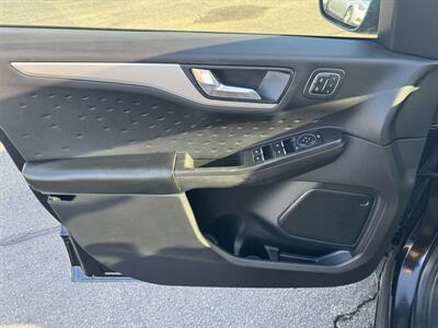 2020 Ford Escape SEL   - Photo 6 - Schoolcraft, MI 49087