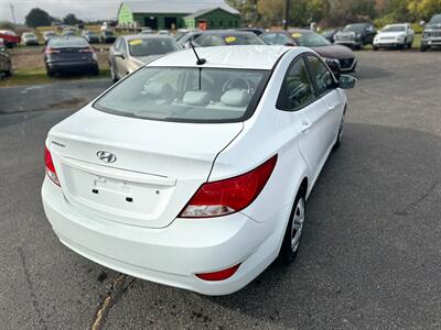 2017 Hyundai ACCENT SE   - Photo 8 - Schoolcraft, MI 49087