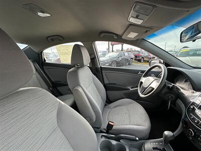 2017 Hyundai ACCENT SE   - Photo 12 - Schoolcraft, MI 49087