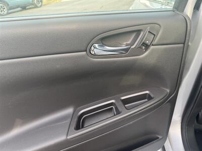 2016 Chevrolet Impala Limited LS Fleet   - Photo 17 - Schoolcraft, MI 49087