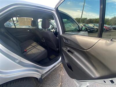 2020 Chevrolet Equinox LT   - Photo 15 - Schoolcraft, MI 49087