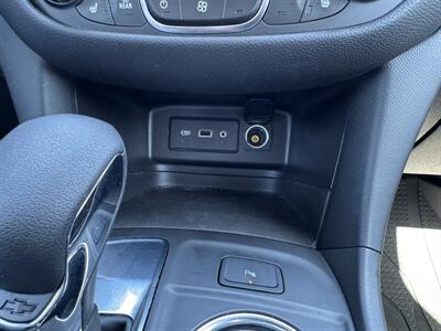 2023 Chevrolet Equinox LT   - Photo 15 - Schoolcraft, MI 49087
