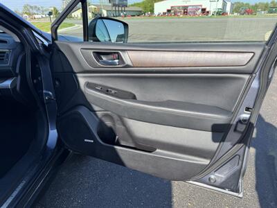 2017 Subaru Outback 3.6R Limited   - Photo 27 - Schoolcraft, MI 49087