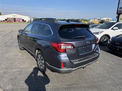 2017 Subaru Outback 3.6R Limited   - Photo 2 - Schoolcraft, MI 49087