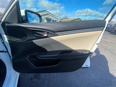 2017 Honda Civic Sport   - Photo 11 - Schoolcraft, MI 49087