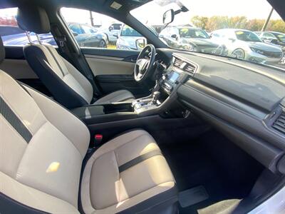 2017 Honda Civic Sport   - Photo 14 - Schoolcraft, MI 49087