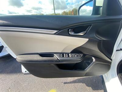 2017 Honda Civic Sport   - Photo 22 - Schoolcraft, MI 49087