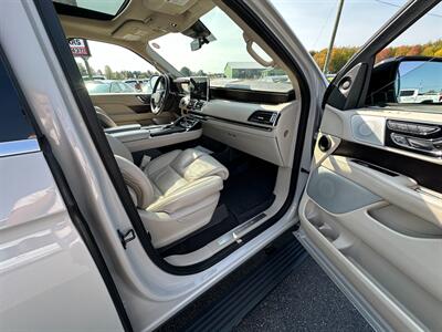 2021 Lincoln Navigator L Reserve   - Photo 10 - Schoolcraft, MI 49087