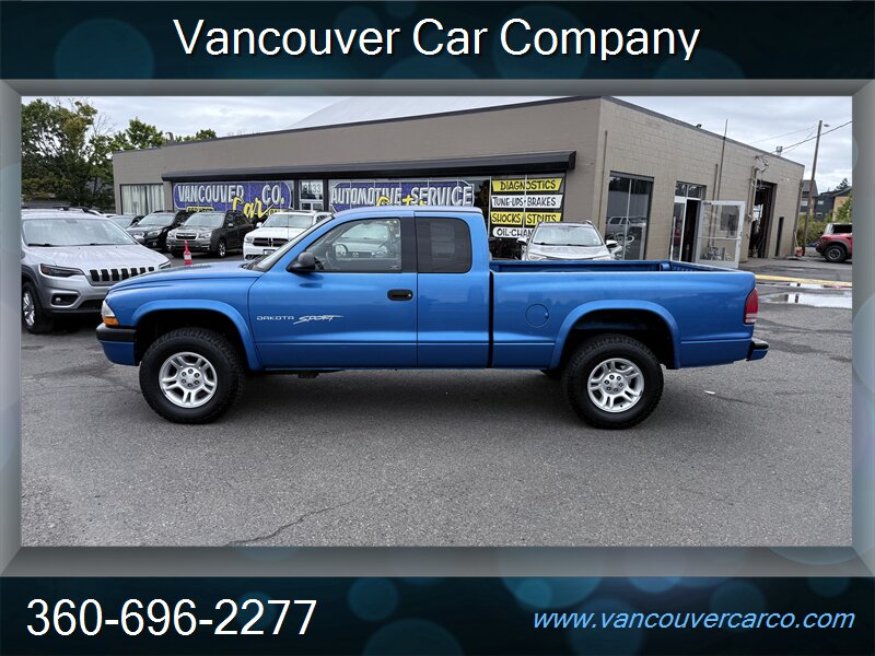 2001 Dodge Dakota 4x4 Club Cab Sport! V-8! Elder Owned! Low Miles! Clean Title! Local Truck! Good Carfax History! - Photo 1 - Vancouver, WA 98665