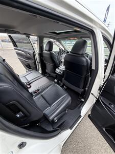 2015 Toyota Highlander XLE AWD! 1 Owner! Local! 3rd Row! Low Miles!  Clean Title! Strong Carfax History! Impressive! - Photo 31 - Vancouver, WA 98665