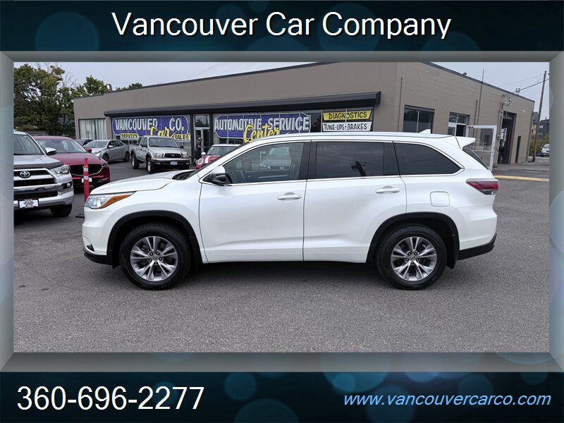2015 Toyota Highlander XLE AWD! 1 Owner! Local! 3rd Row! Low Miles!  Clean Title! Strong Carfax History! Impressive!