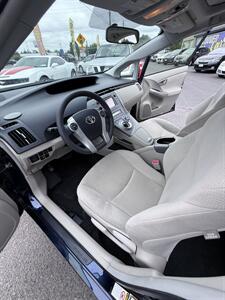 2012 Toyota Prius Model Three! Rated 50 MPG! Clean Title! Low Miles! Local Car! Accident Free Carfax Report! Great Value! - Photo 25 - Vancouver, WA 98665