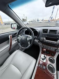 2012 Toyota Highlander 4x4 Limited! Clean Title! 3rd Row! Low Miles!  Strong Carfax History! Iconic Styling! Leather! Loaded! Rare Find! - Photo 25 - Vancouver, WA 98665