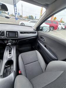 2019 Honda HR-V All-Wheel-Drive LX! Clean Title! Locally Owned!  Good Carfax w/ Strong Services! Honda Quality! Great Value! - Photo 19 - Vancouver, WA 98665