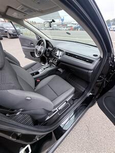 2019 Honda HR-V All-Wheel-Drive LX! Clean Title! Locally Owned!  Good Carfax w/ Strong Services! Honda Quality! Great Value! - Photo 26 - Vancouver, WA 98665