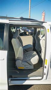 2013 Toyota Sienna LE! Locally Owned! Dual Pwr Doors! Clean Title! Strong Service Records! Great Value! Toyota Quality! - Photo 31 - Vancouver, WA 98665