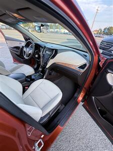 2016 Hyundai SANTA FE Sport! All Wheel Drive! Local Owner! Only 52,000 Miles!  Clean Title! Good Carfax! Great Value! - Photo 27 - Vancouver, WA 98665