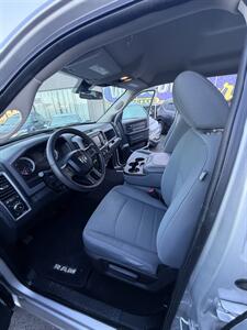 2017 RAM 1500 4x4 Quad Cab! Express! Local! Low Miles! HEMI! Clean Title! Strong Carfax History! Impressive! - Photo 27 - Vancouver, WA 98665