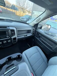 2017 RAM 1500 4x4 Quad Cab! Express! Local! Low Miles! HEMI! Clean Title! Strong Carfax History! Impressive! - Photo 18 - Vancouver, WA 98665